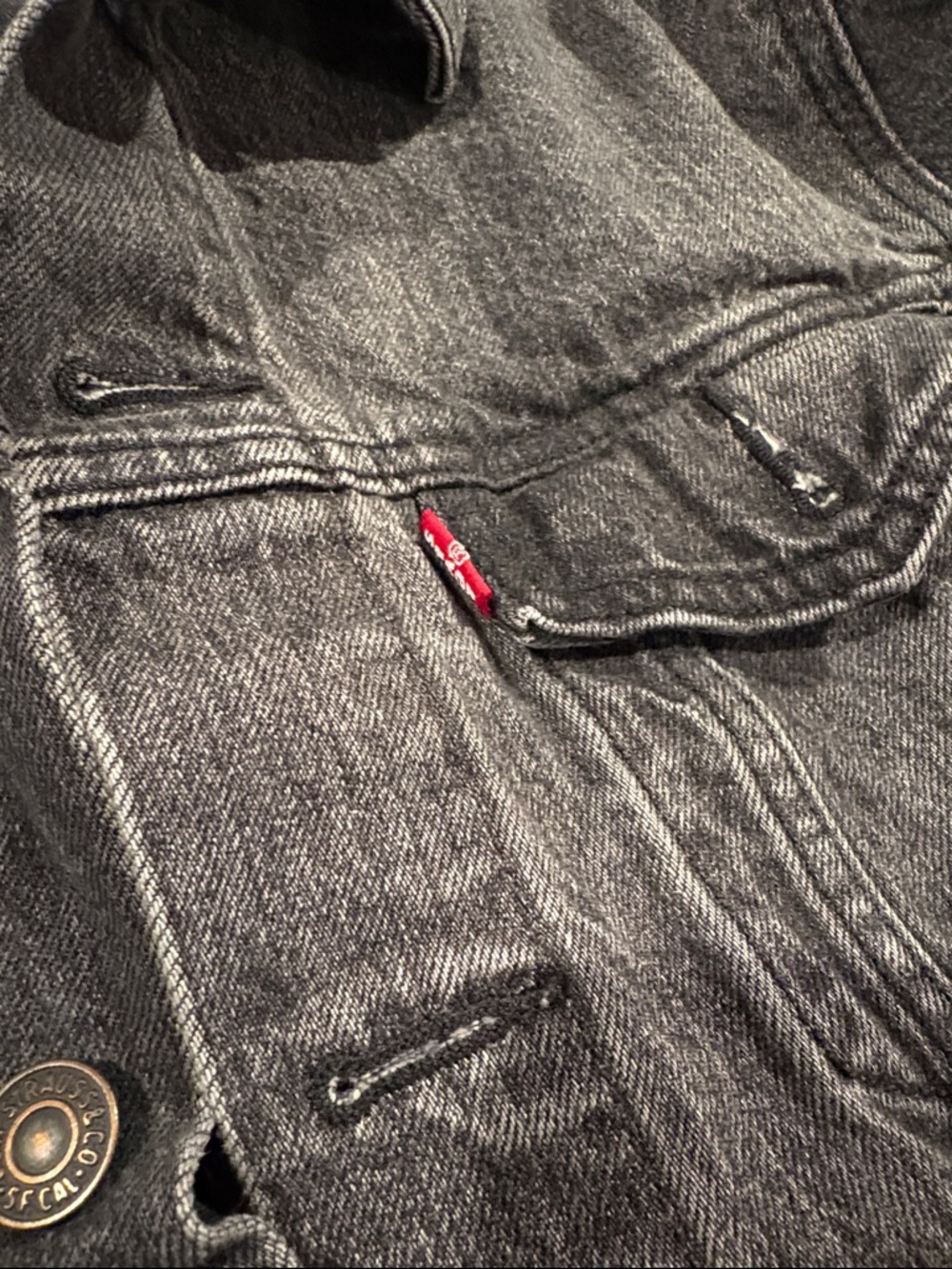 Levi's Faded Black Denim Trucker Jacket - Picture 3 of 6